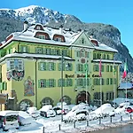 Dolomiti Schloss 4*