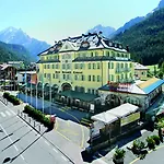 Hotel Dolomiti Schloss Canazei