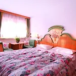 Dolomiti Schloss Hotel