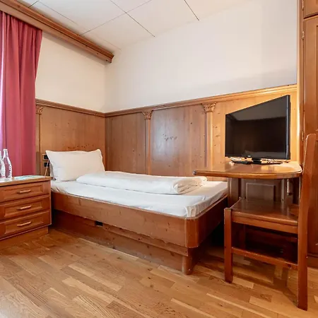 Hotel Dolomiti Schloss 4*