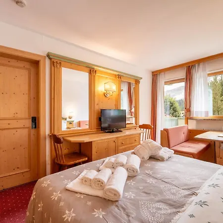 Dolomiti Schloss 4*