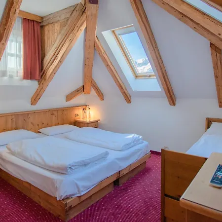 Hotel Dolomiti Schloss 4*