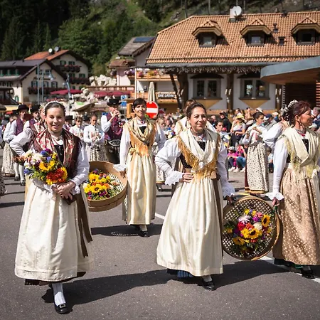 Hotel Dolomiti Schloss 4*