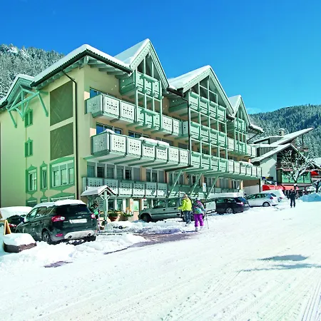 Dolomiti Schloss Hotel