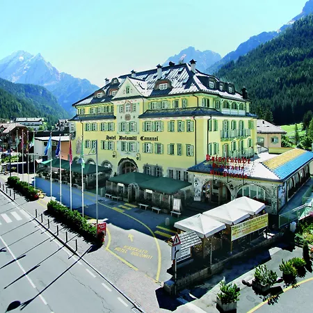 Hotel Dolomiti Schloss Canazei