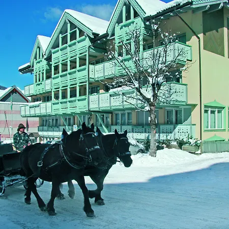 Dolomiti Schloss Hotel