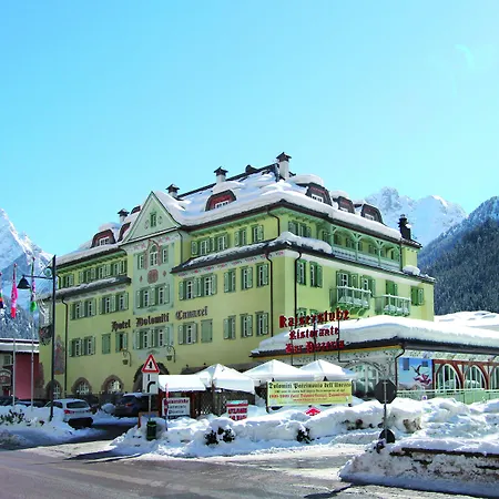 Dolomiti Schloss Canazei