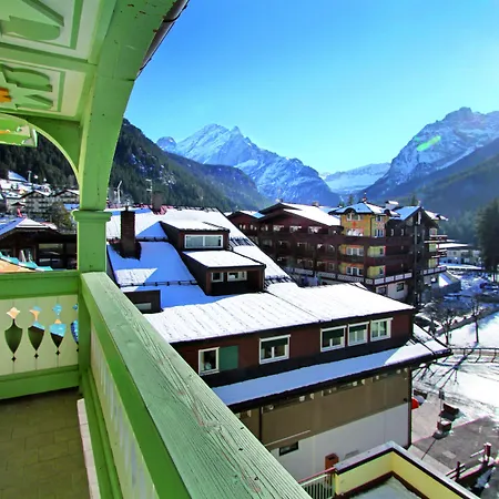Dolomiti Schloss Hotel
