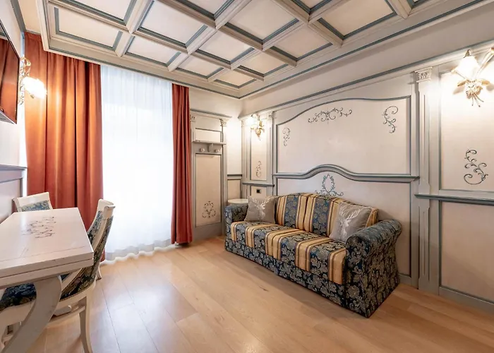 Dolomiti Schloss Otel Canazei