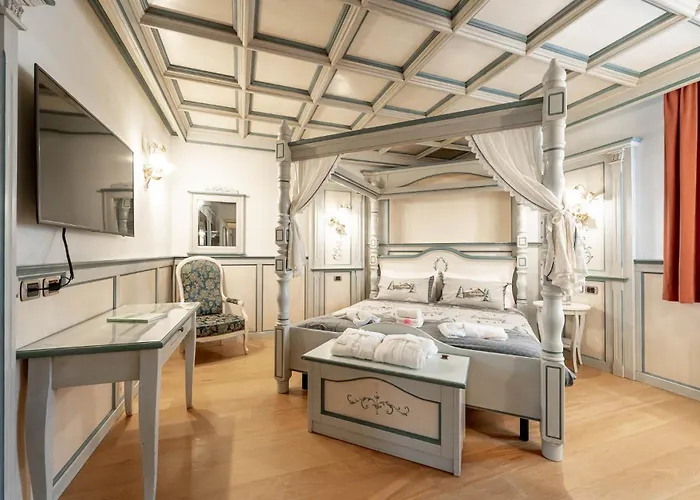 Dolomiti Schloss Canazei