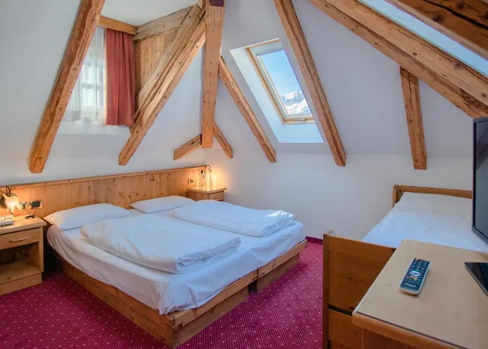 Otel Dolomiti Schloss 4*