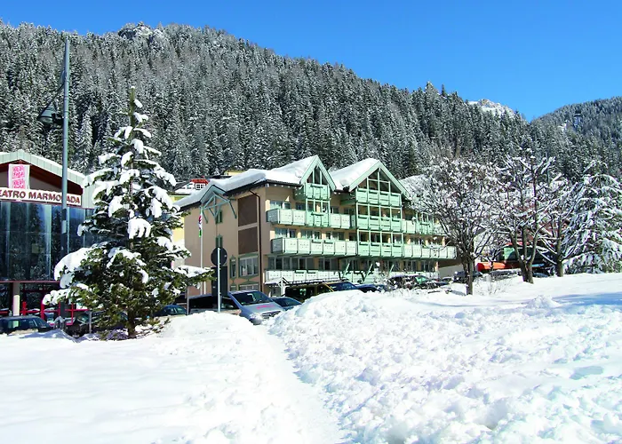 Dolomiti Schloss Канацеи