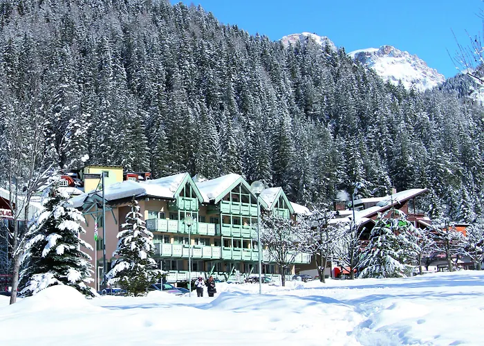 Dolomiti Schloss Отель 4*