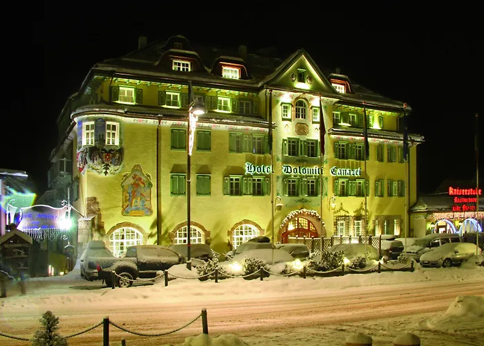 Dolomiti Schloss Отель Канацеи