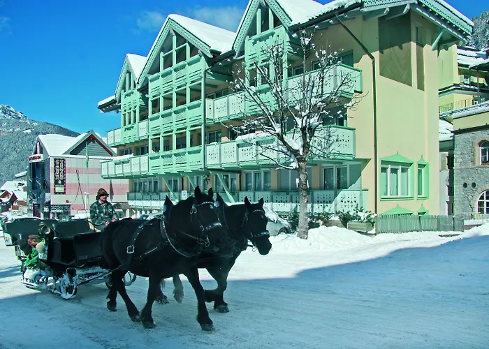 Dolomiti Schloss Отель