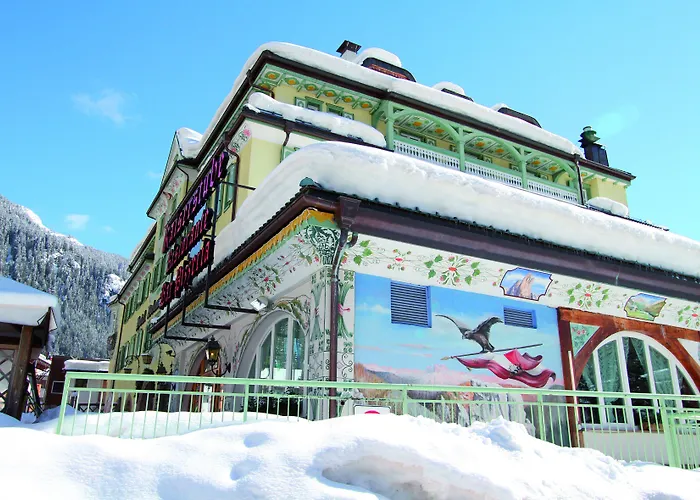 Отель Dolomiti Schloss Канацеи