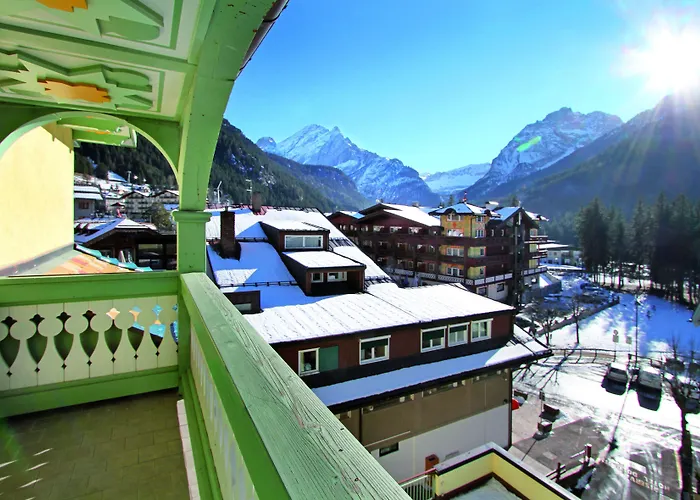 Dolomiti Schloss Отель