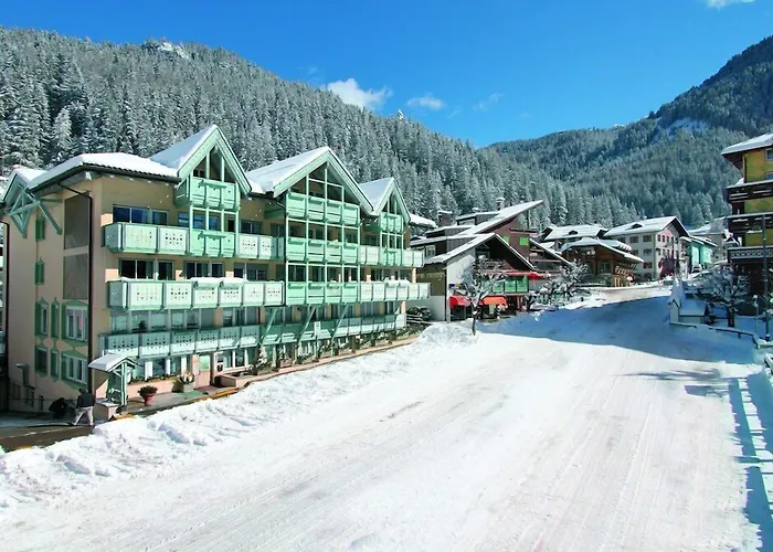 Отель Dolomiti Schloss Канацеи
