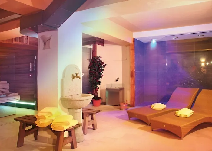 Отель Dolomiti Schloss 4*