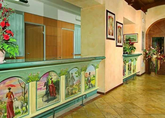 Dolomiti Schloss Отель