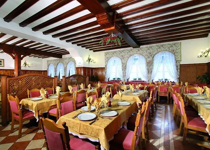 Dolomiti Schloss Канацеи