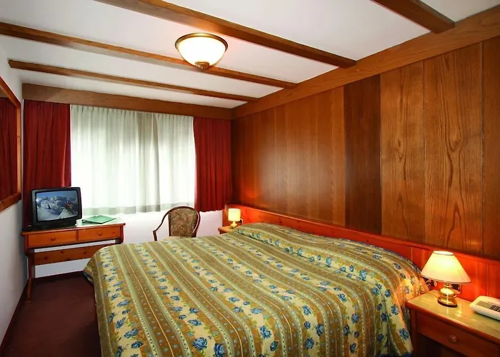 Dolomiti Schloss Отель